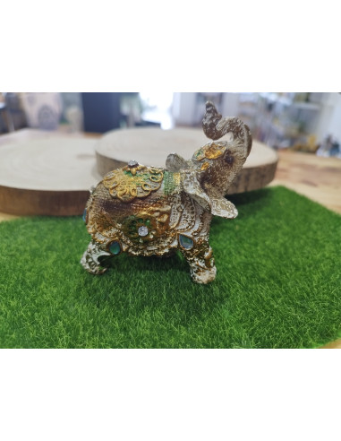 ELEFANTE CON PIEDRAS