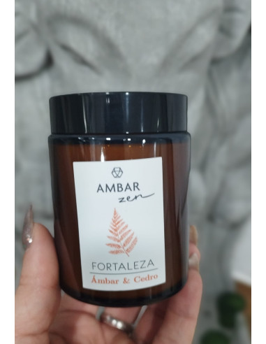VELA PERFUMADA AMBAR Y CEDRO